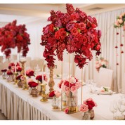 Decorate An Arch For A Wedding