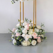 Twist Pole Table Runner