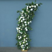 Small Flower Arrangements With Roses