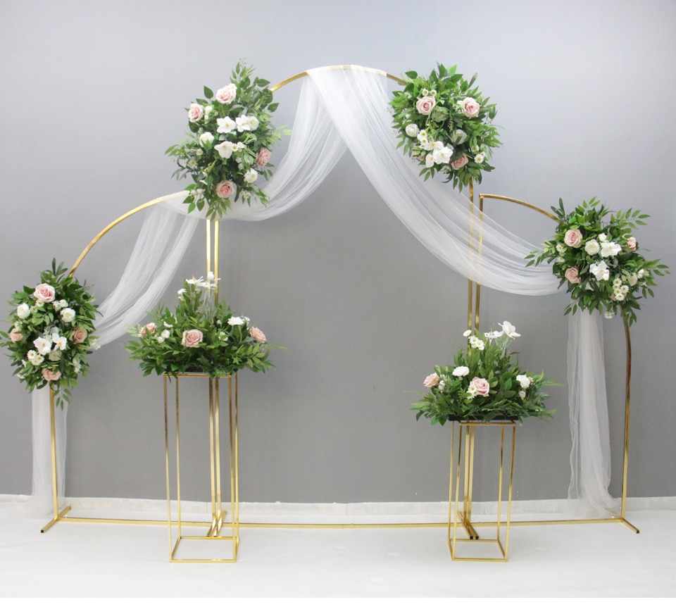 Selecting the right flowers for a wedding garland