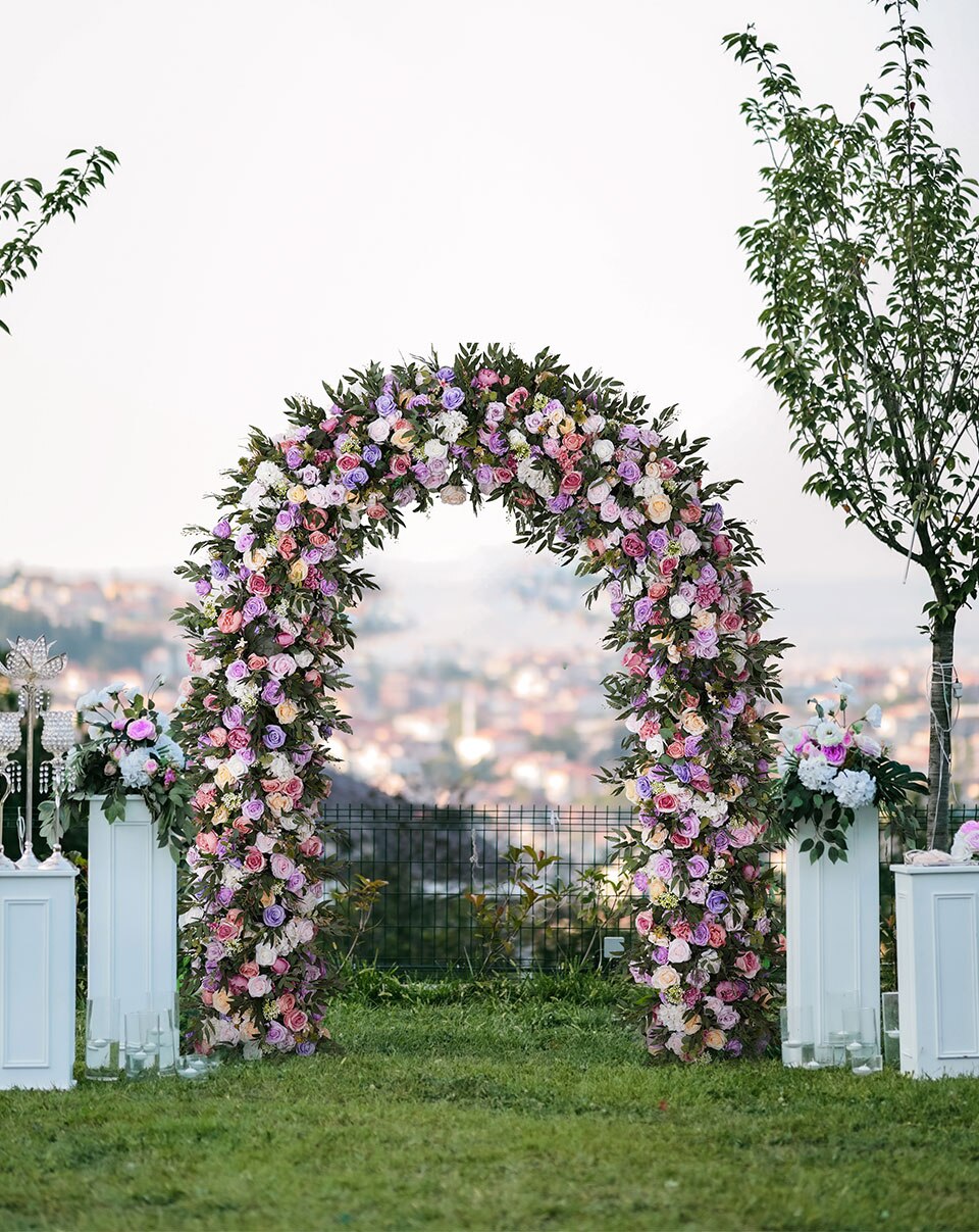 wedding unity candle flower arrangement